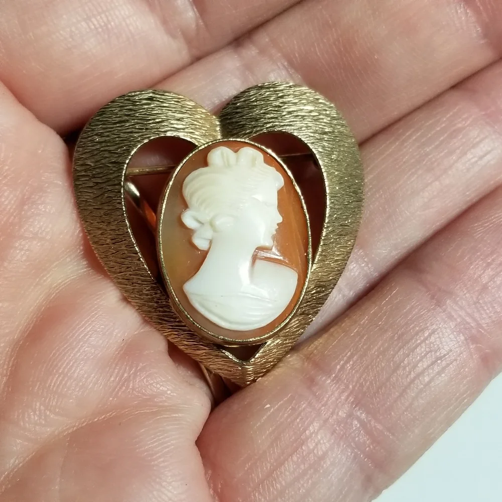 Vintage cameo brooch heart Bal-Ron 1/20 12k G.F. gold filled shell balron